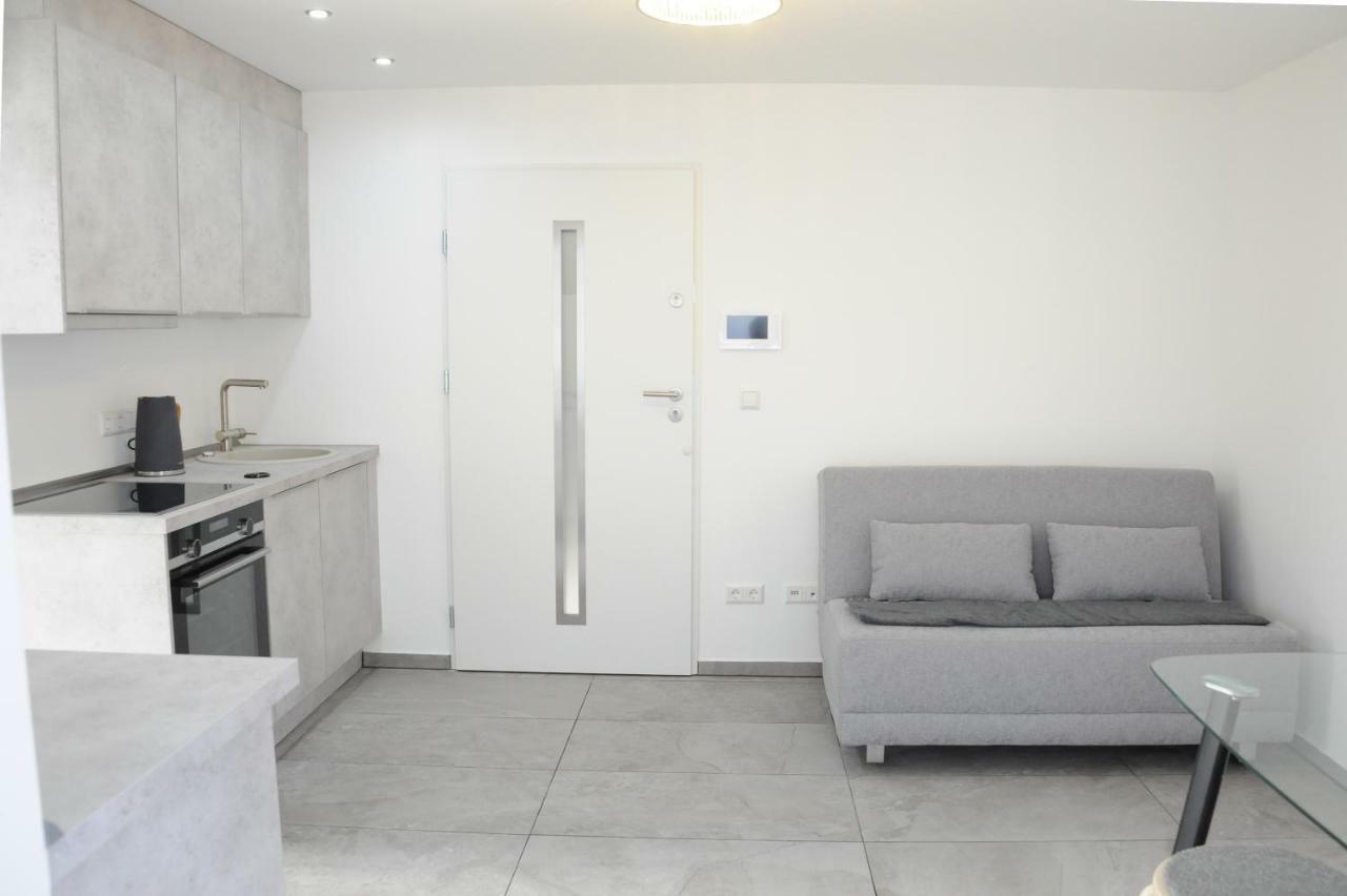 Kleine Studio-Wohnung, Kontaktloser Check-In Meckenbeuren Luaran gambar