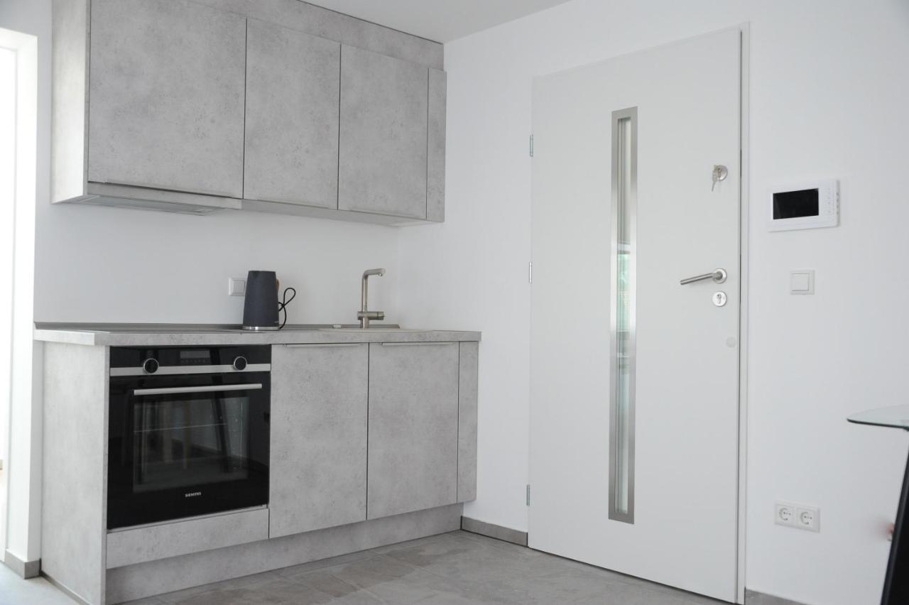 Kleine Studio-Wohnung, Kontaktloser Check-In Meckenbeuren Luaran gambar